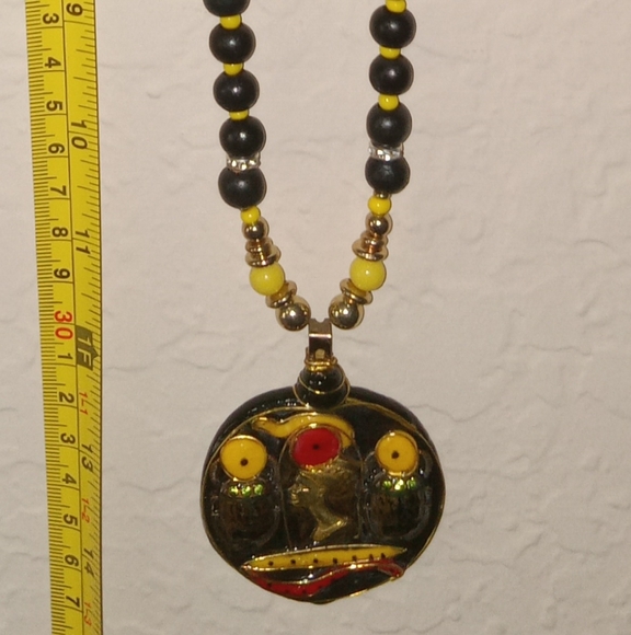 New Silver Nefertiti head emblem necklace - Picture 3 of 3